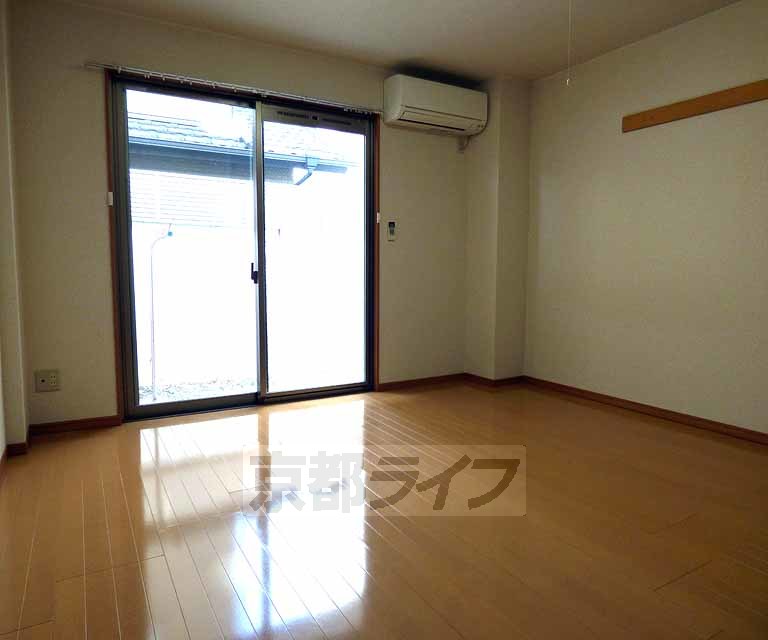 居室・リビング　フローリングがとても綺麗です。