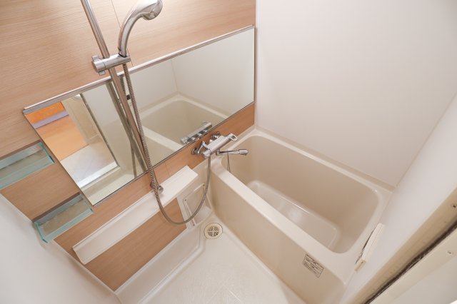 バス・シャワールーム　別号室のものです。現状優先になります。