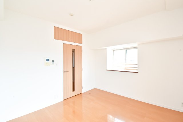 居室・リビング　別号室のものです。現状優先になります。