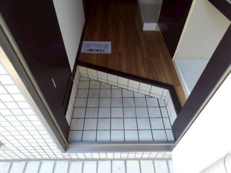 玄関　図面と現状に相違がある場合には現状を優先