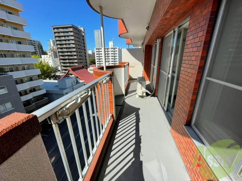 バルコニー　バルコニーです。洗濯物を干したり一息ついたりできますね！