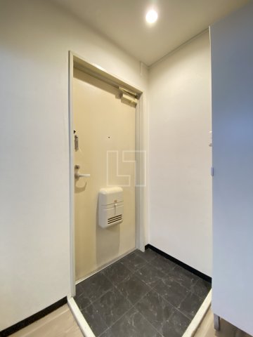 玄関　StoRK Apartment南堀江（ストークアパートメント