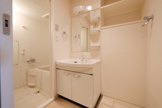 洗面設備　コンパクトで使いやすい洗面所