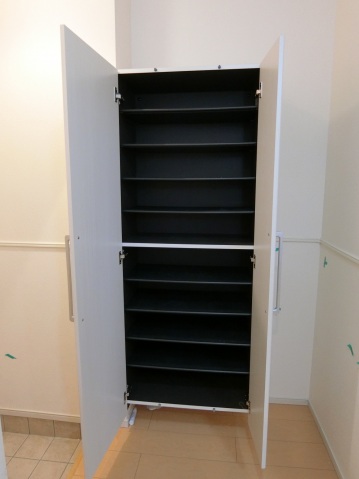 玄関　大容量シューズボックス