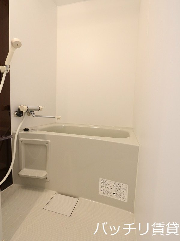 バス・シャワールーム　画像は、同型タイプの為、現状を優先いたします。