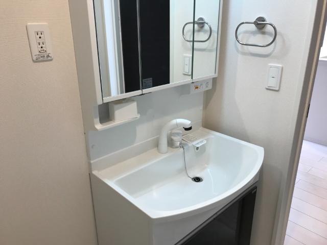 洗面設備　洗髪洗面化粧台