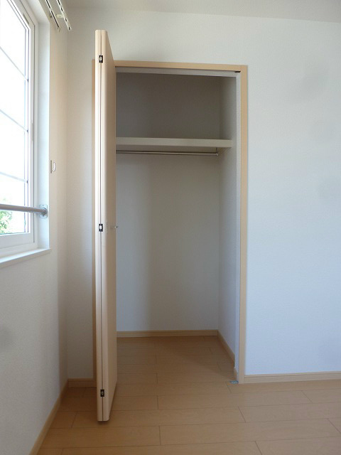 収納　写真は201号室です