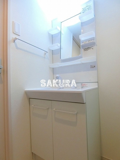 洗面設備　身支度に欠かせない独立洗面台♪