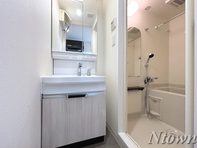 洗面設備　広い洗面スペース