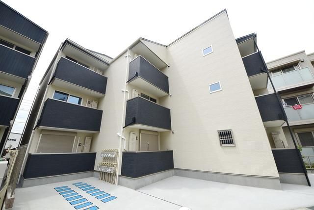 建物外観　2018年3月築　駅徒歩7分