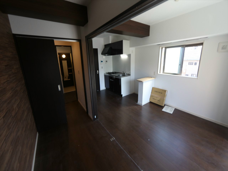 居室・リビング　ＬＤＫ8帖　洋室2.8帖と繋げても仕切っても使えます