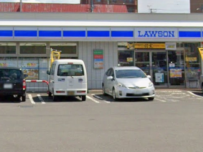 コンビニ　ローソン札幌北36東一丁目店（コンビニ）まで70m