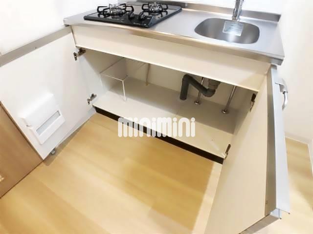 キッチン　キッチンの下の収納も大きいです