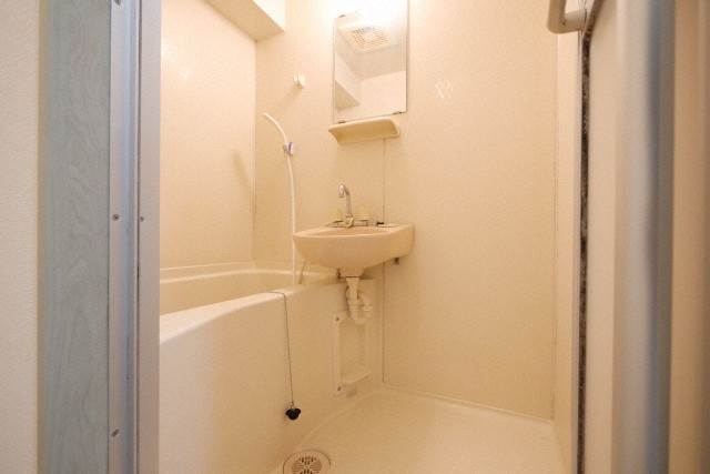 バス・シャワールーム　日々の疲れを癒すお風呂付です