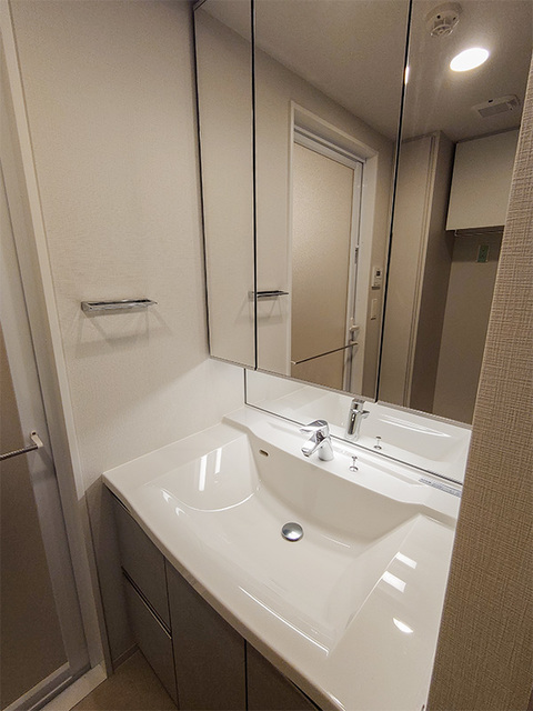 洗面設備　※写真は同タイプ住戸です。