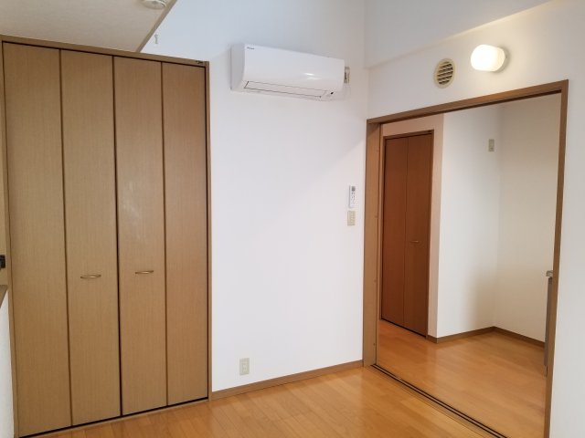 居室・リビング　広々とした洋室です