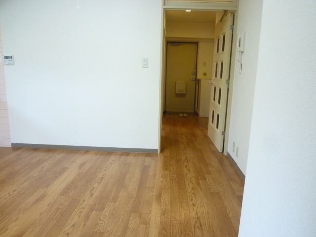 居室・リビング　（別室写真）