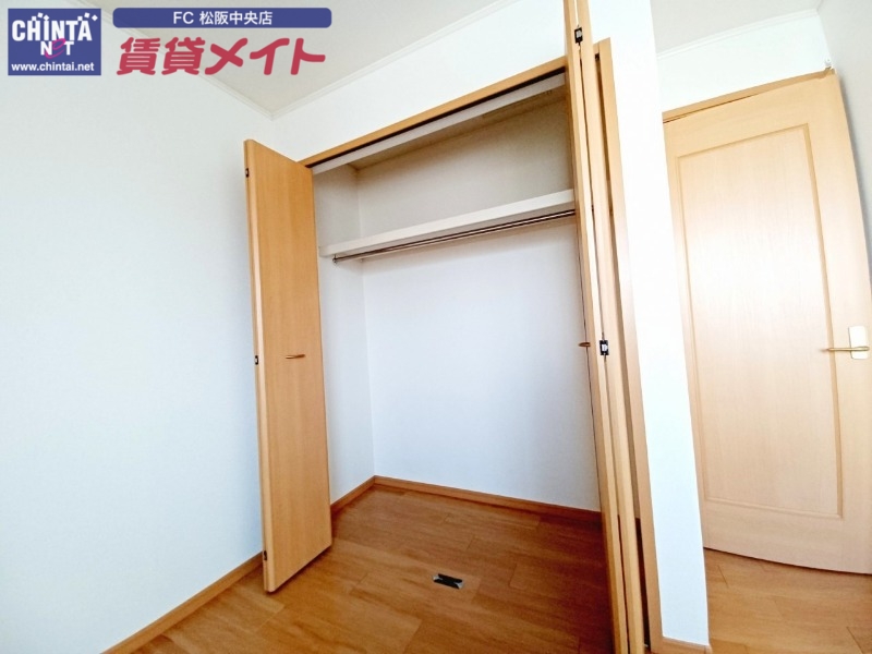 収納　同型参考写真