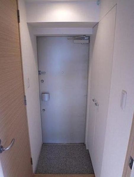 玄関　※別部屋参考写真