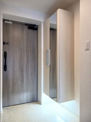 玄関　明るい玄関です