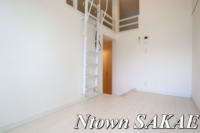 居室・リビング　ゆったり過ごせる居間です