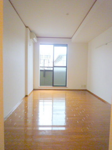 居室・リビング　★明るいフローリングのお部屋です★