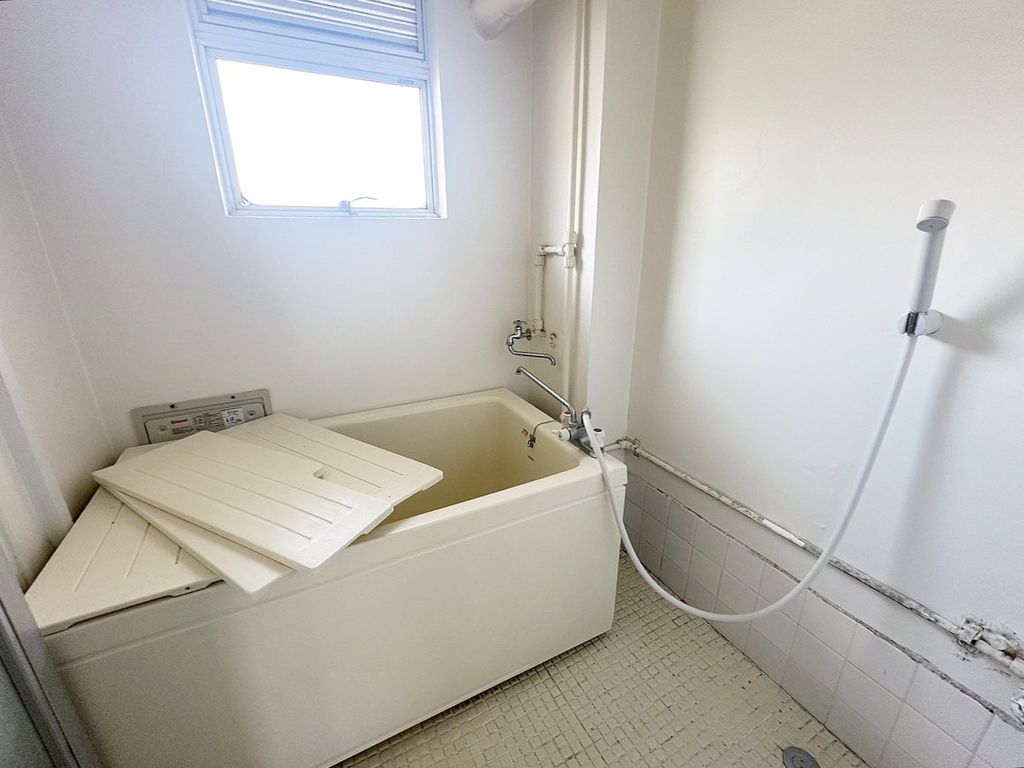 バス・シャワールーム　※参考写真（別部屋別間取り）仕様が異なる場合があります