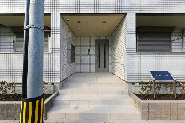 エントランス　エントランス