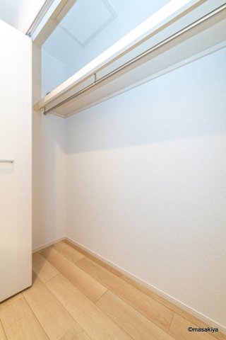 収納　写真は同じ建築会社の近い間取りのものです。参考にご覧下さい。
