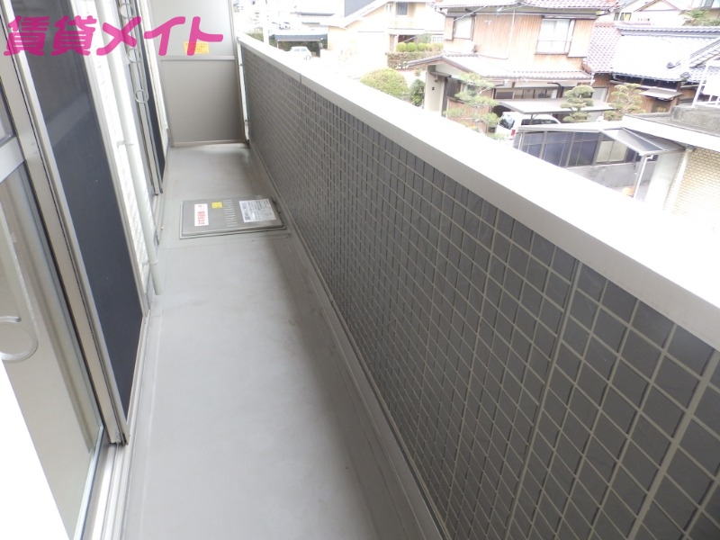 バルコニー　同物件別室画像