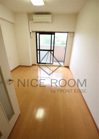 居室・リビング　リーヴァ・メイ　洋室