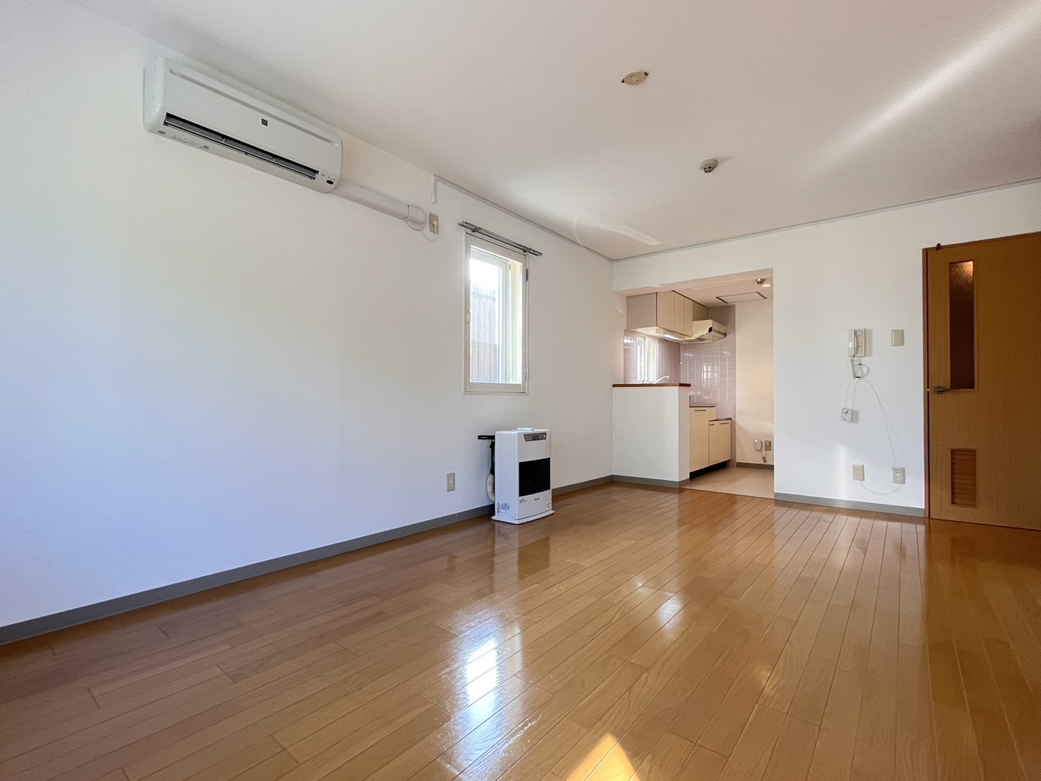 居室・リビング　他号室