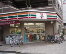 コンビニ　セブン-イレブン江戸川西小岩１丁目店（コンビニ）まで374m
