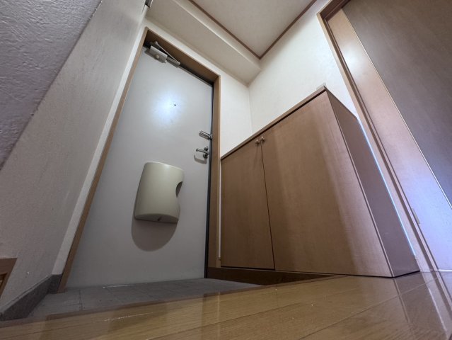 玄関　当社、チルホームのHPもご覧ください(^^)/物件情報多数♪