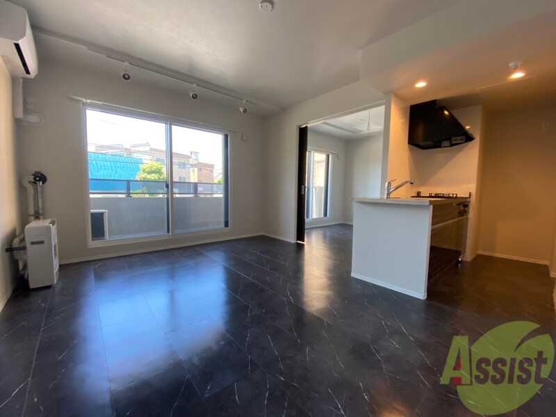 居室・リビング　広くてキレイなお部屋が広がっていて、充実した生活が送れそう。