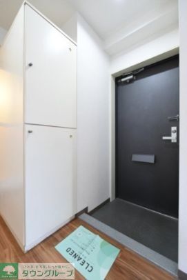 玄関　当物件の違うタイプの部屋写真となります