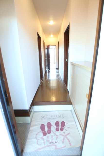 玄関　玄関からの１枚