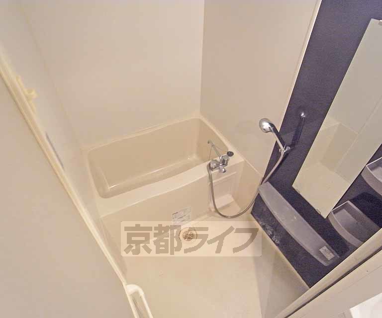 バス・シャワールーム　広々としたお風呂です。