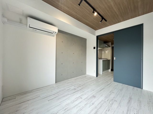 居室・リビング　こちらの居間で趣味の時間をお楽しみください