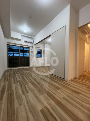 居室・リビング　セレニテフラン梅田　リビング