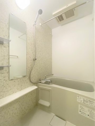 バス・シャワールーム　コンパクトで使いやすいお風呂です