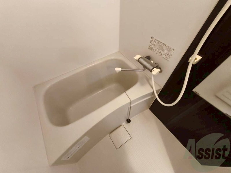 バス・シャワールーム　お風呂になります。一日の疲れを癒してくださいね。