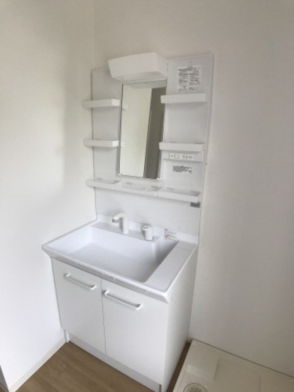 洗面設備　※他号室の写真です。
