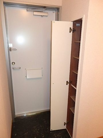 玄関　シューズボックス付きの玄関