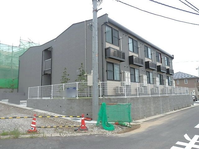 建物外観　明るい部屋向き　小高い立地