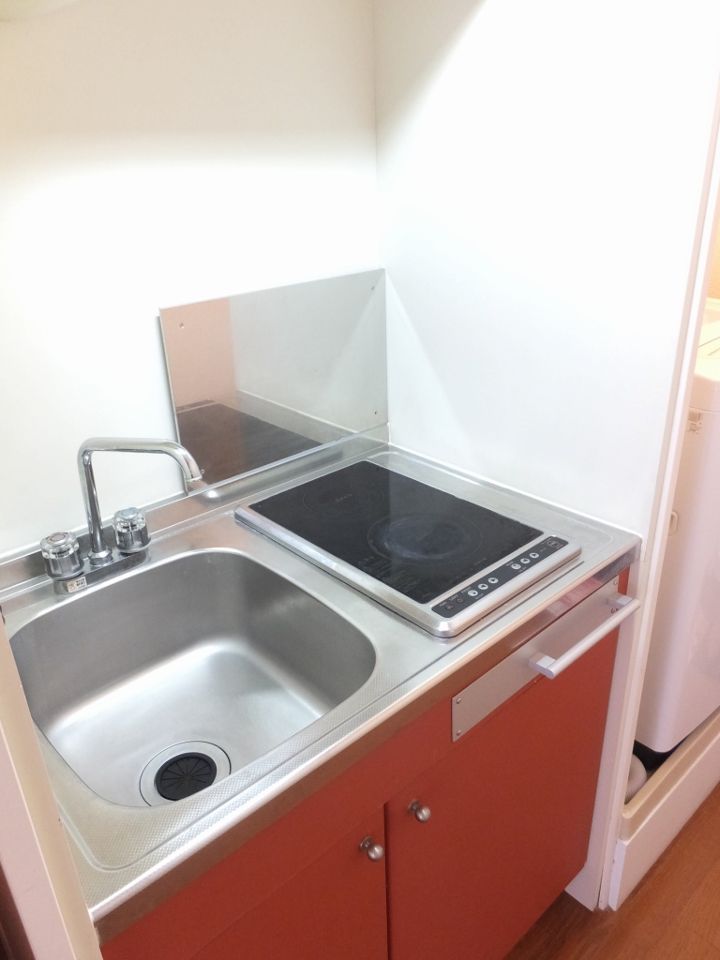 キッチン　２口ラジエントヒーター設置済み