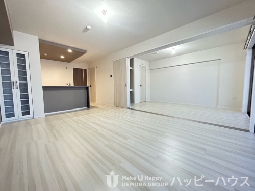 居室・リビング　建設中の部屋の為、類似物件です。現状を優先とさせて頂きます。