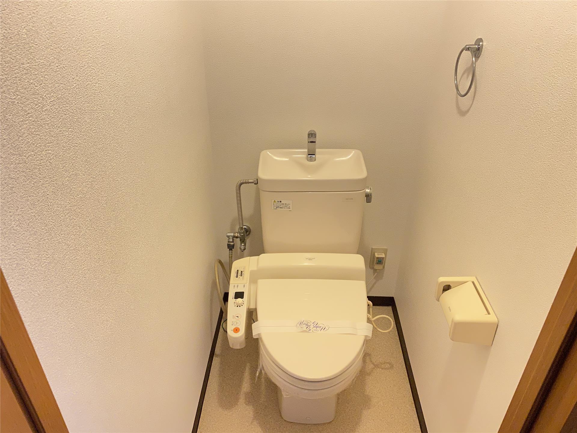 トイレ　（別部屋参考イメージ）温水洗浄便座付き♪