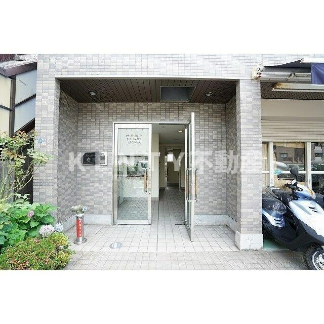 エントランス　清潔なエントランスです