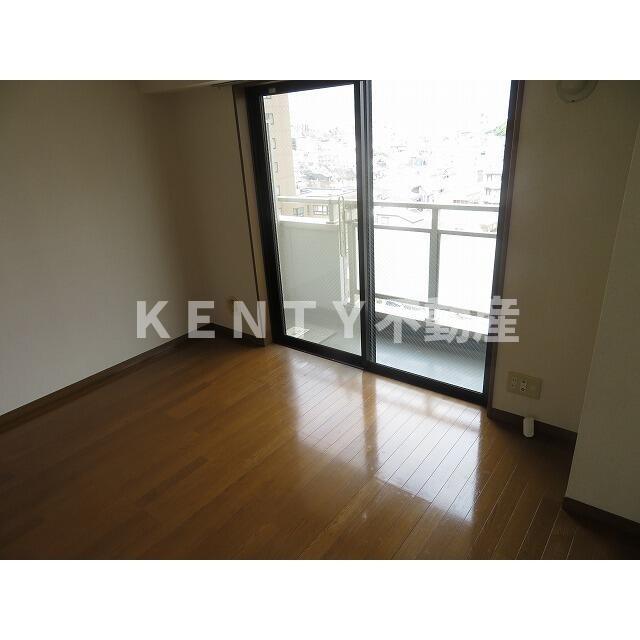 居室・リビング　居間です